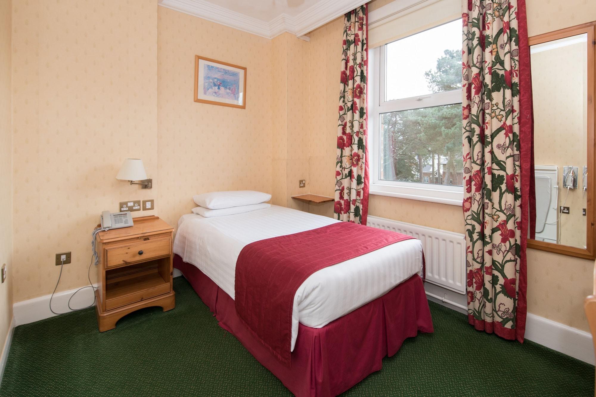 Elstead 3*