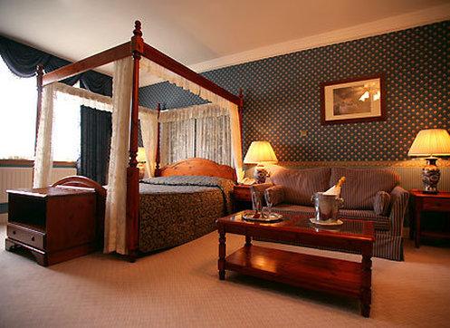 Elstead Hotel 3*