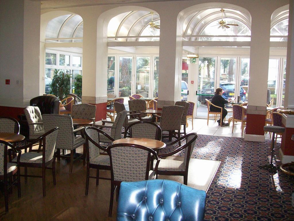 Elstead Hotel 3*