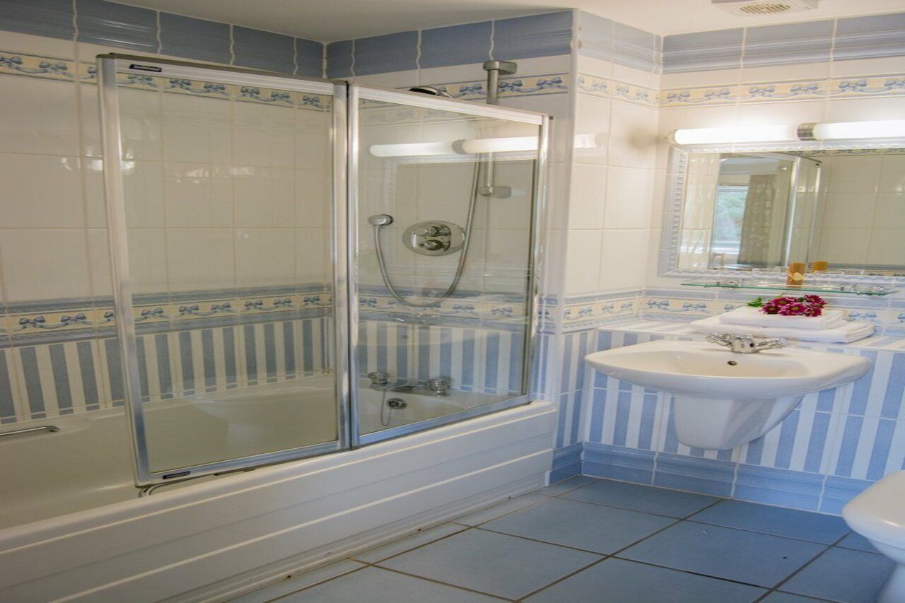 Elstead 3*