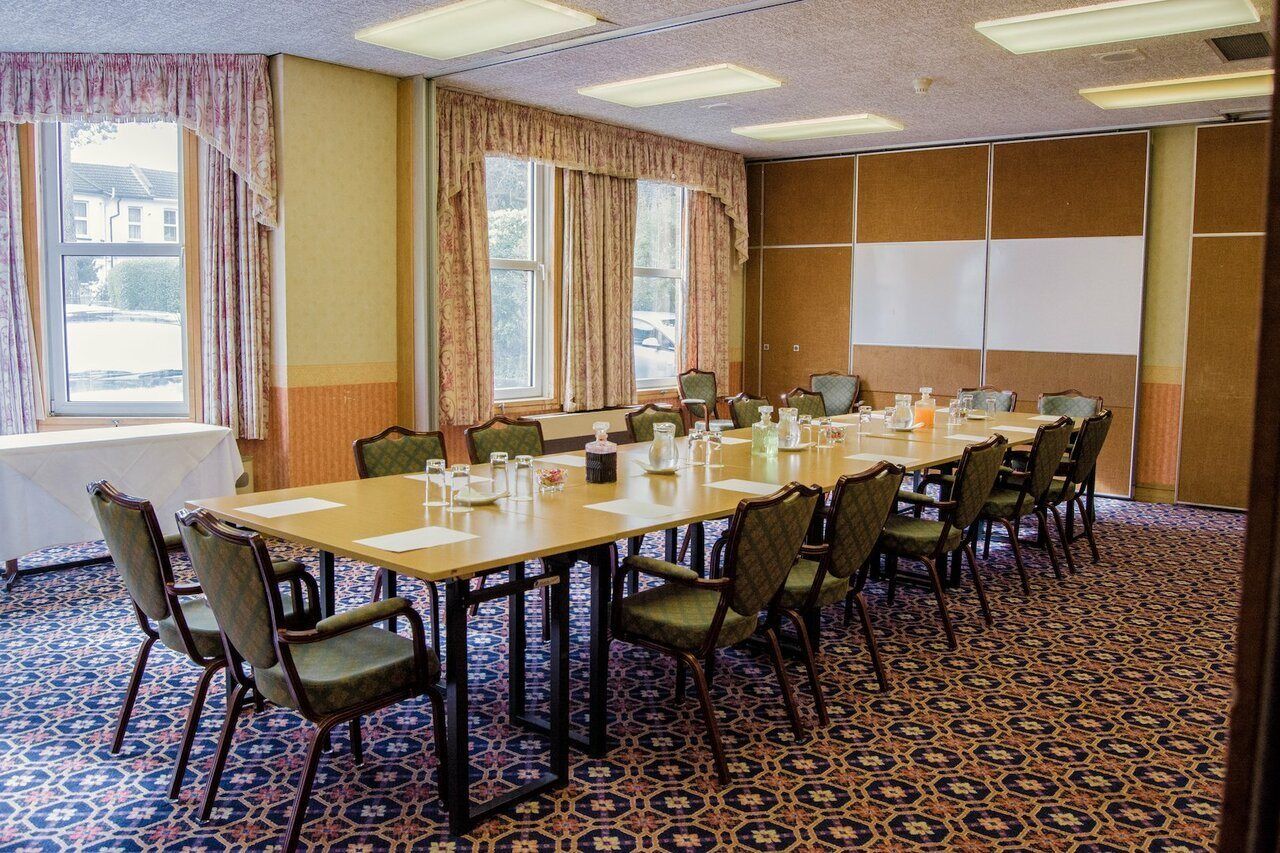 Hotel Elstead 3*