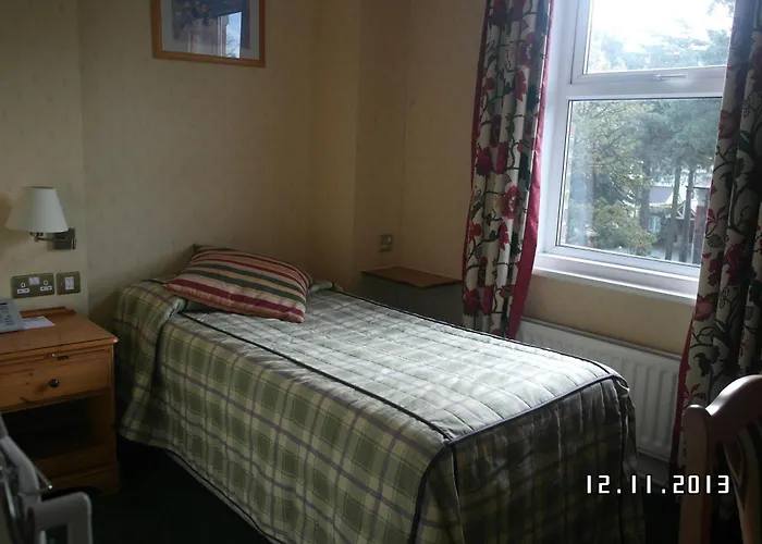 Elstead Hotel